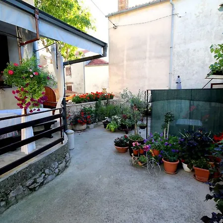 Lorna & Igor Zuvic Omišalj